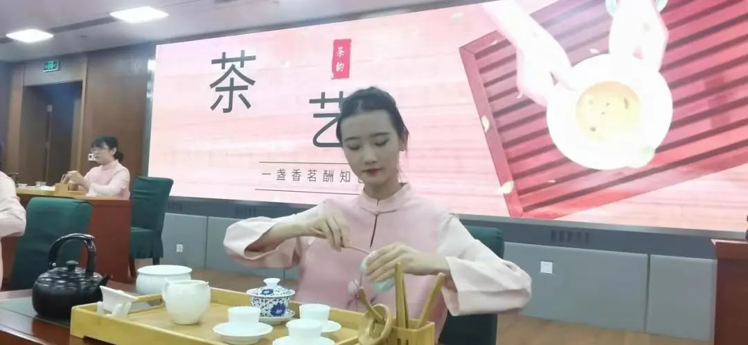 说明: 图片 说明: 图片